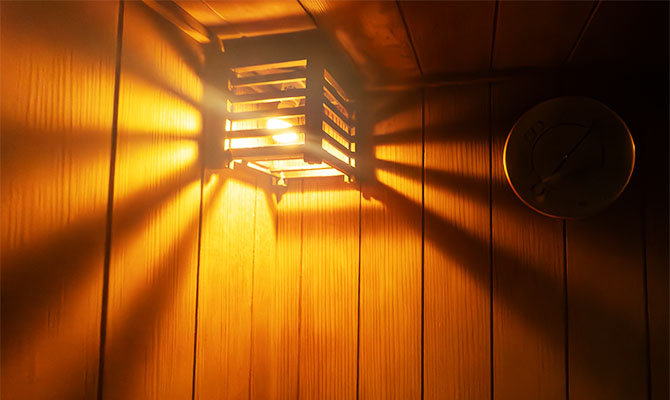個室サウナの照明